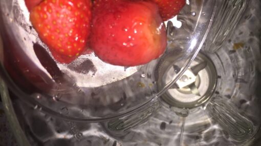 Strawberry_milkshake_step2